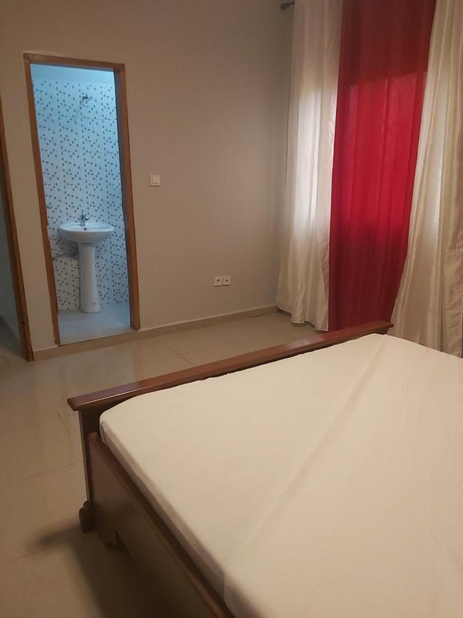 Hotel Appart B4U Яунде Екстер'єр фото