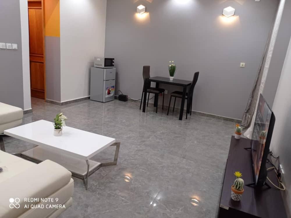 Hotel Appart B4U Яунде Екстер'єр фото