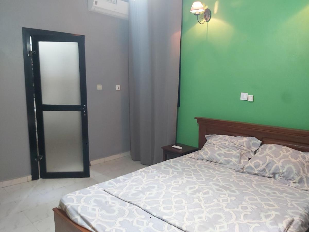 Hotel Appart B4U Яунде Екстер'єр фото
