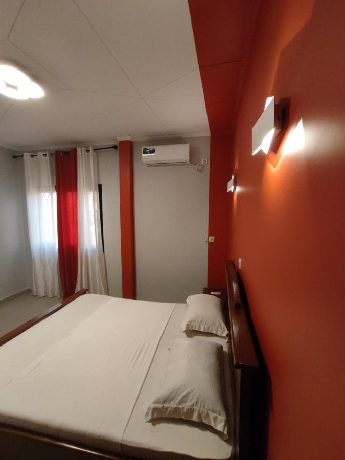Hotel Appart B4U Яунде Екстер'єр фото