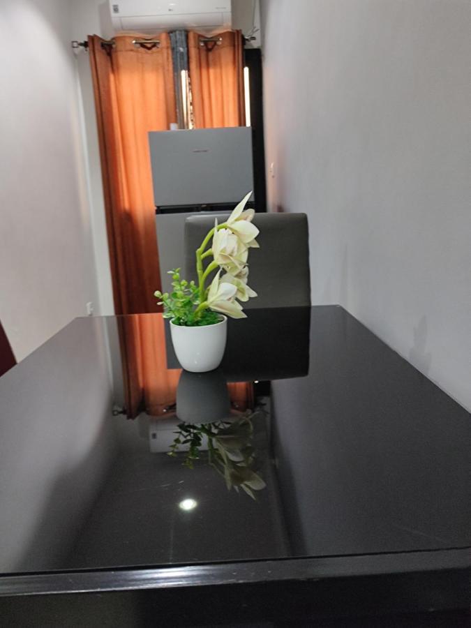 Hotel Appart B4U Яунде Екстер'єр фото